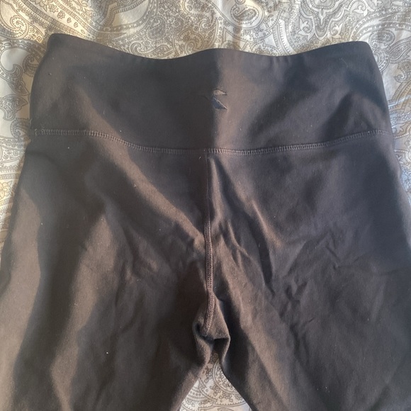 Diadora 3/4 length plain black leggings. Size small - Picture 4 of 6